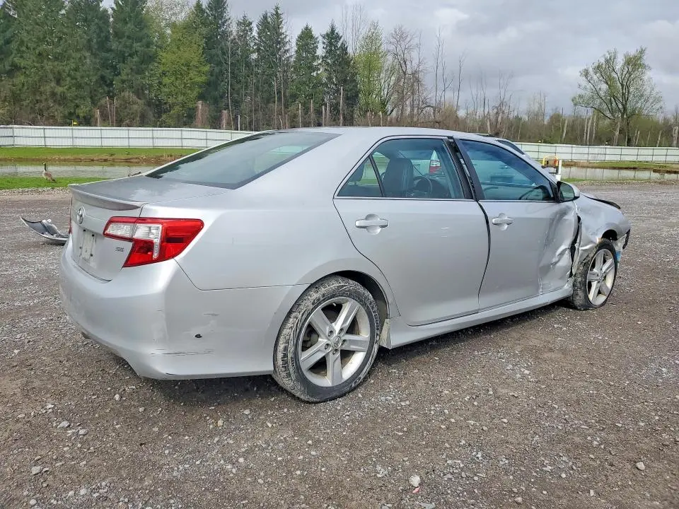2014 TOYOTA CAMRY SE  