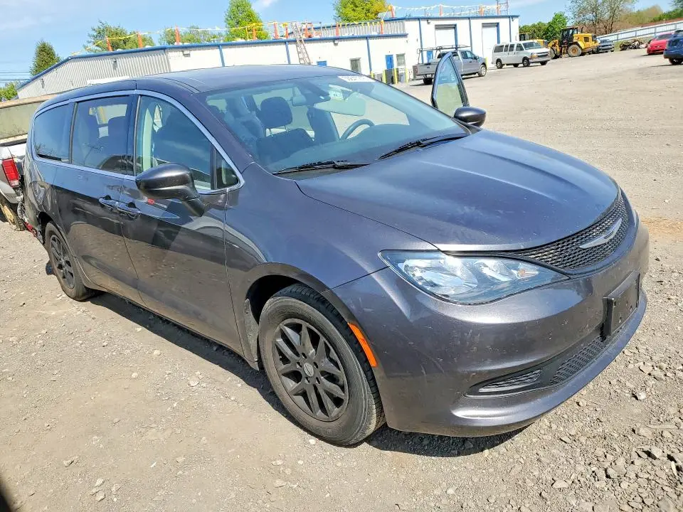 2022 CHRYSLER VOYAGER LX  