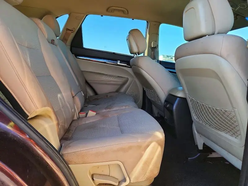 2014 KIA SORENTO LX  