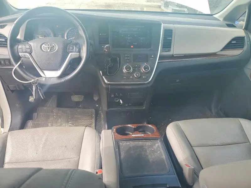 2015 TOYOTA SIENNA LIMITED PREMIUM 7-PASSENGER  
