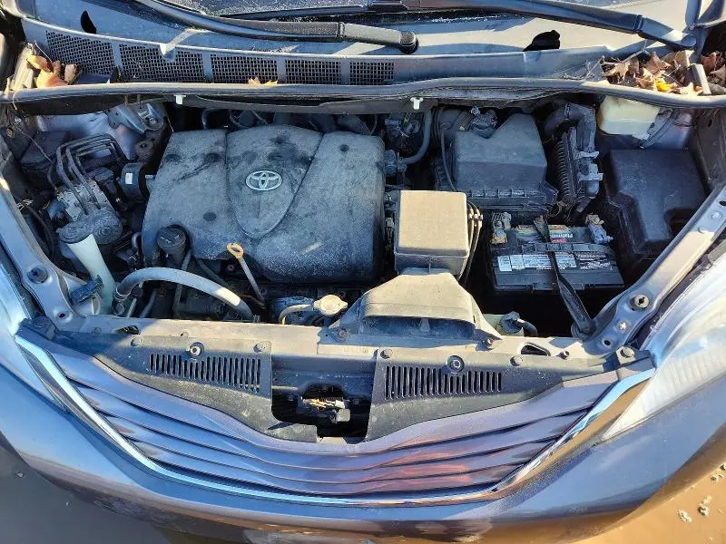 2017 TOYOTA SIENNA LE 8-PASSENGER  