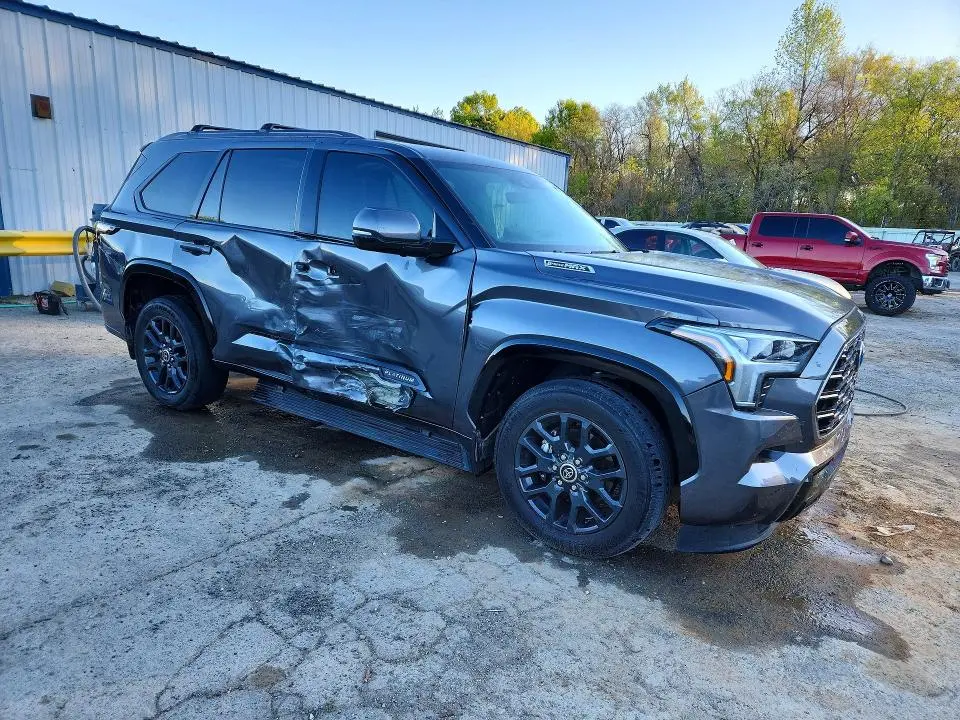 2023 TOYOTA SEQUOIA PLATINUM  