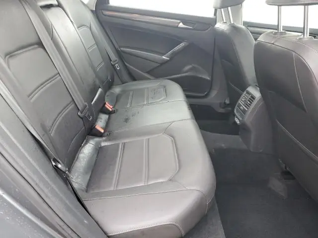 2020 VOLKSWAGEN PASSAT R-LINE  