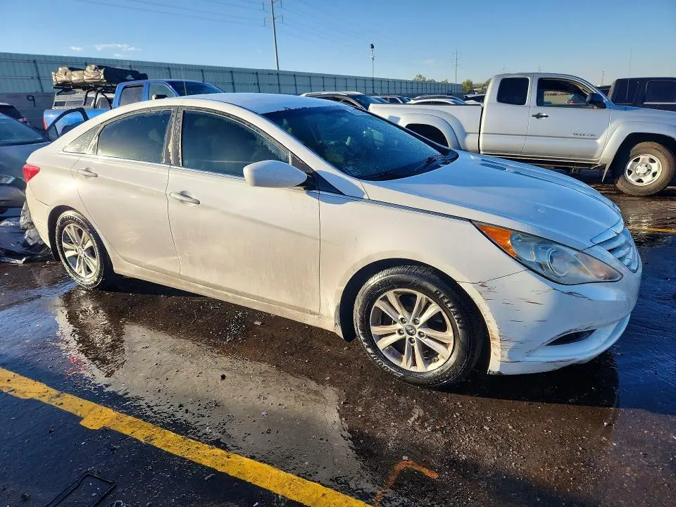 2012 HYUNDAI SONATA GLS  