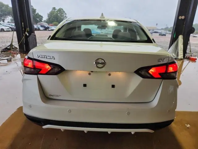 2021 NISSAN VERSA SV  