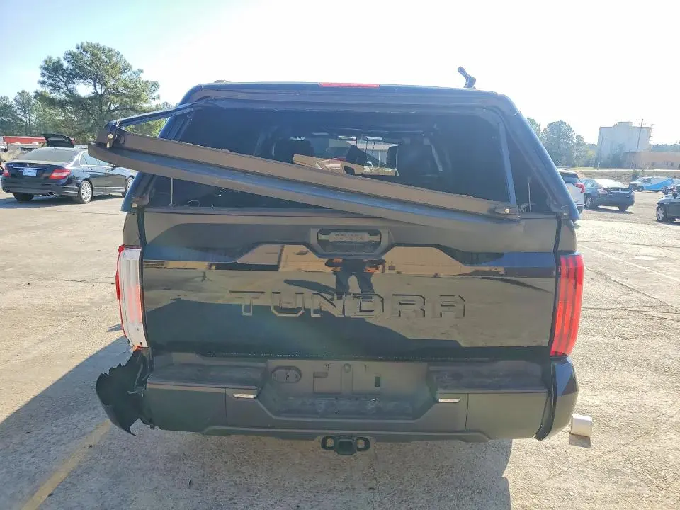 2025 TOYOTA TUNDRA SR5  