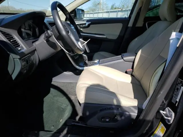 2016 VOLVO XC60 T5 PREMIER  