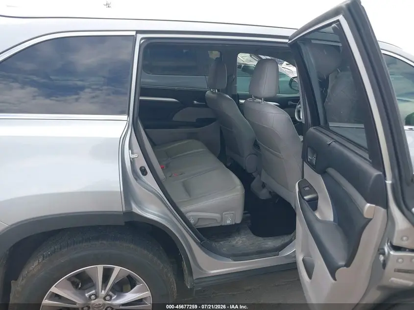 2014 TOYOTA HIGHLANDER XLE V6