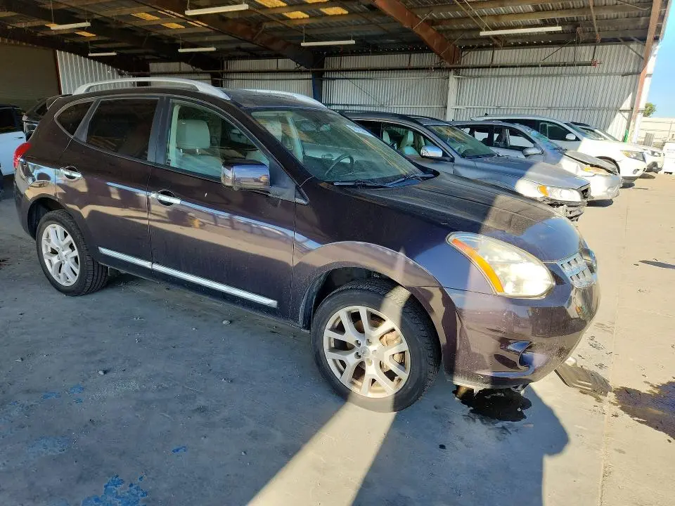 2013 NISSAN ROGUE S  