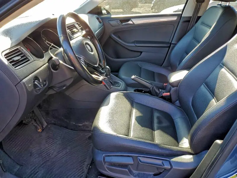 2017 VOLKSWAGEN JETTA SE  