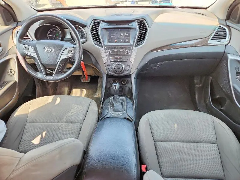 2017 HYUNDAI SANTA FE SE  