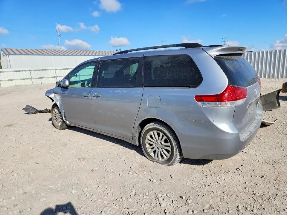 2011 TOYOTA SIENNA XLE 8-PASSENGER  