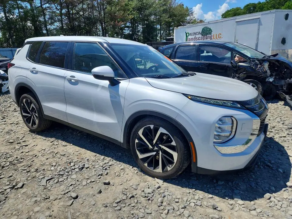 2022 MITSUBISHI OUTLANDER ES  