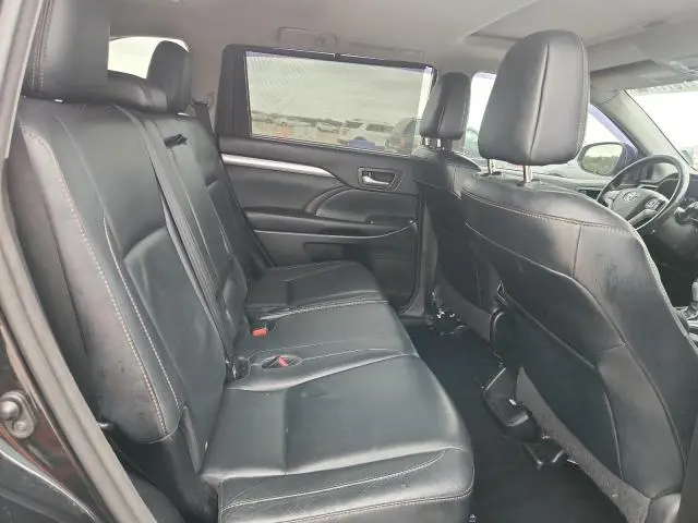 2016 TOYOTA HIGHLANDER XLE  