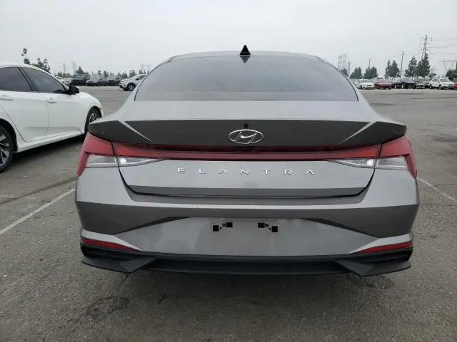 2023 HYUNDAI ELANTRA SE  