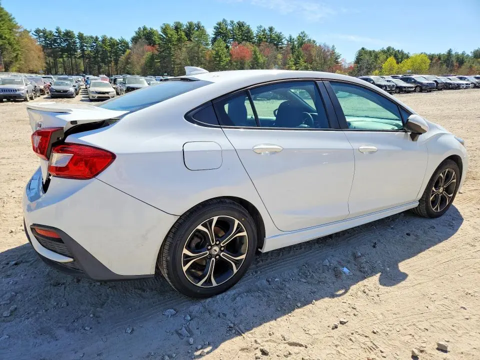 2019 CHEVROLET CRUZE LT  