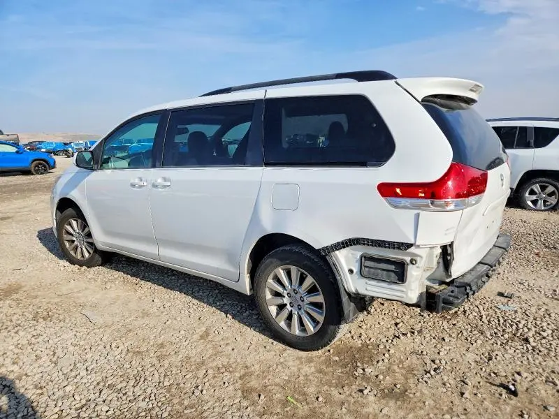 2013 TOYOTA SIENNA XSE 7-PASSENGER  