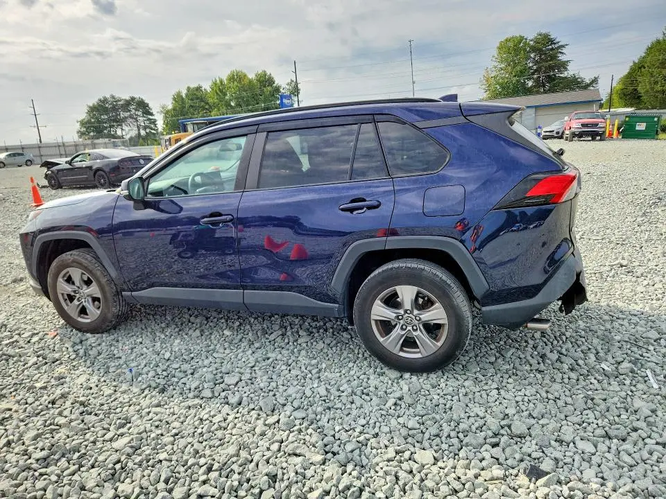 2022 TOYOTA RAV4 XLE  