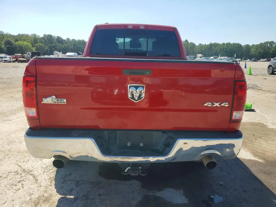 2016 RAM 1500 SLT  