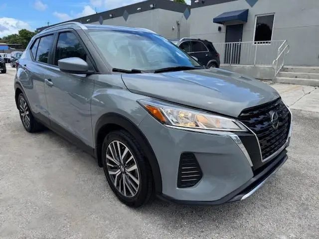 2021 NISSAN KICKS SV  