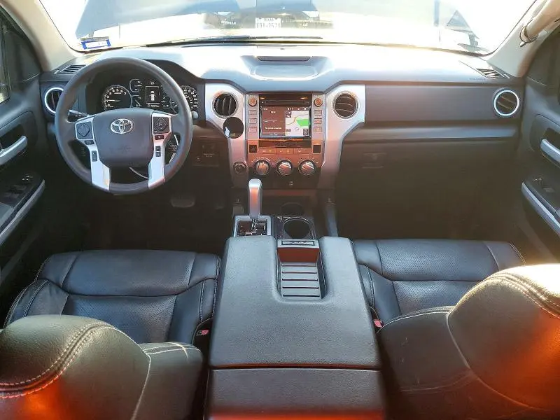 2018 TOYOTA TUNDRA CREWMAX SR5  