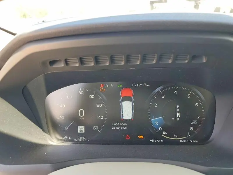 2021 VOLVO XC90 T6 MOMENTUM  