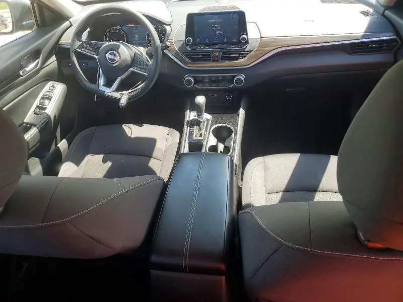 2024 NISSAN ALTIMA SV  