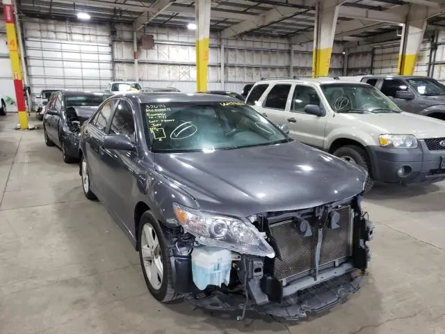 2011 TOYOTA CAMRY SE