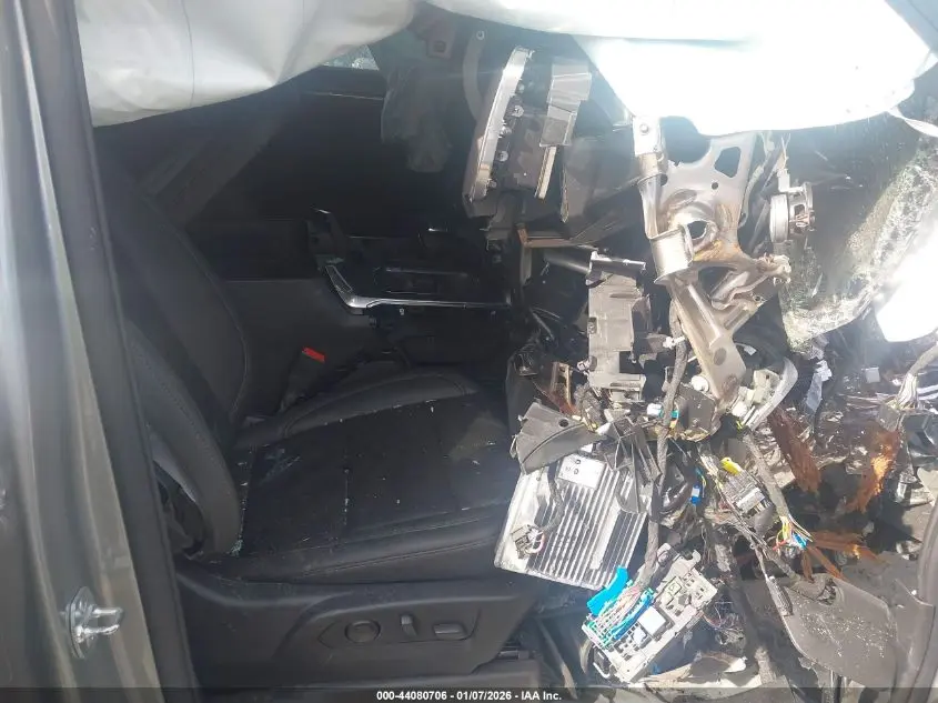 2025 CHEVROLET SILVERADO 1500 4WD  SHORT BED LTZ