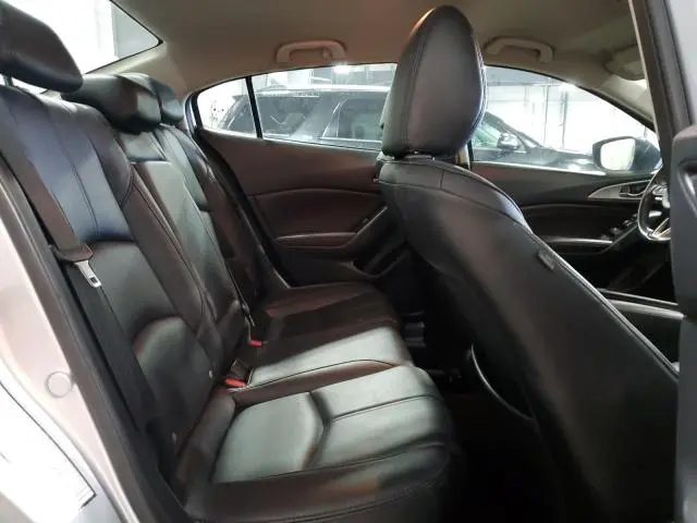 2018 MAZDA 3 TOURING  