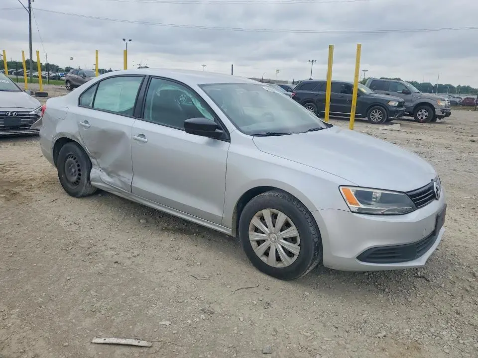2013 VOLKSWAGEN JETTA BASE  