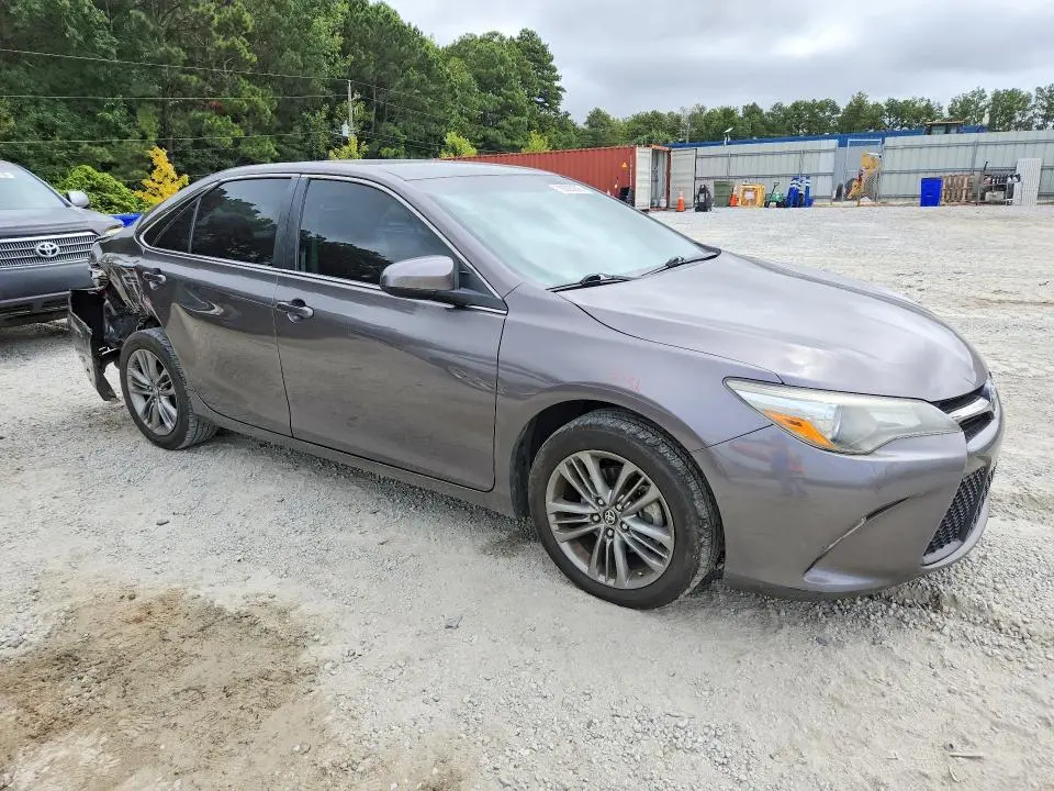 2017 TOYOTA CAMRY SE  