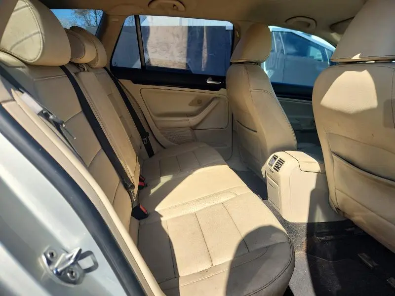 2011 VOLKSWAGEN JETTA TDI  