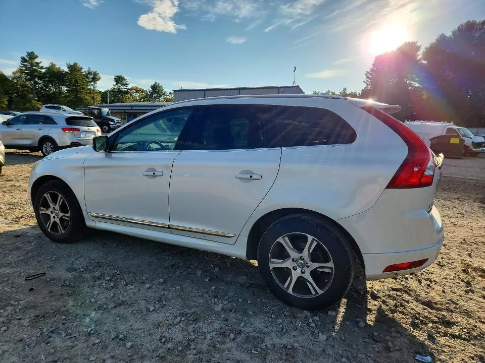 2015 VOLVO XC60 T6 PREMIER+  