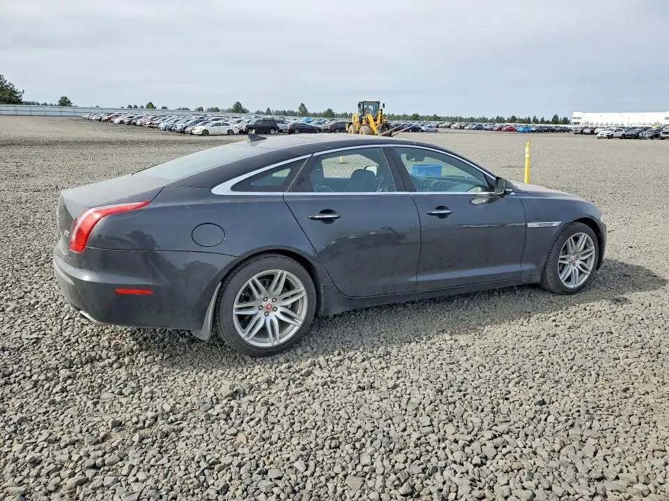 2015 JAGUAR XJ   
