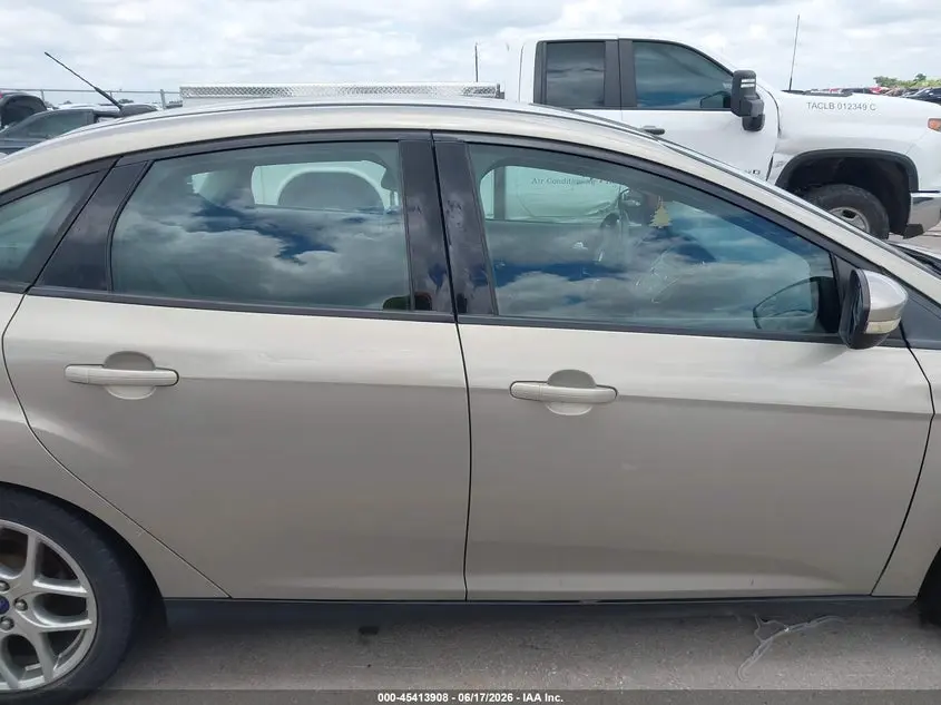 2015 FORD FOCUS SE