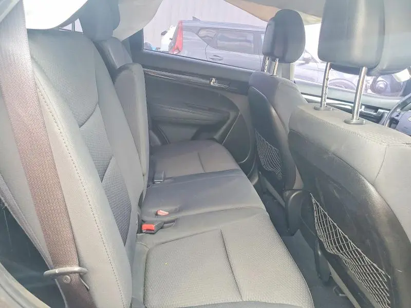 2013 KIA SORENTO LX  