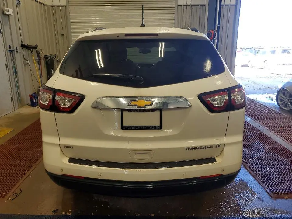 2015 CHEVROLET TRAVERSE LT  