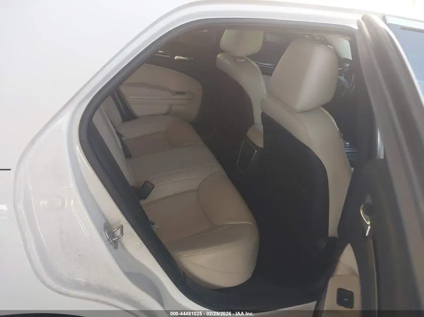 2019 CHRYSLER 300 TOURING