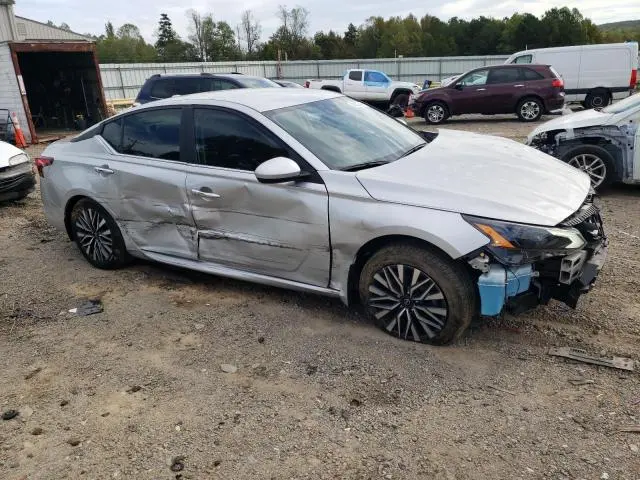 2023 NISSAN ALTIMA SV  