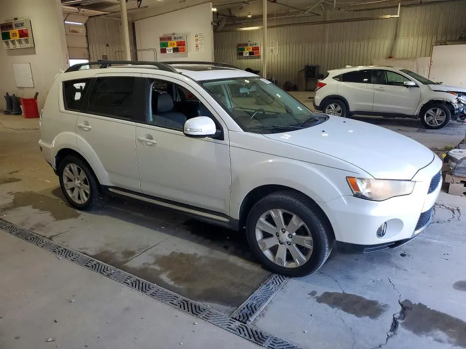 2010 MITSUBISHI OUTLANDER SE  