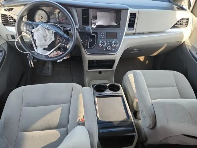 2016 TOYOTA SIENNA LE  