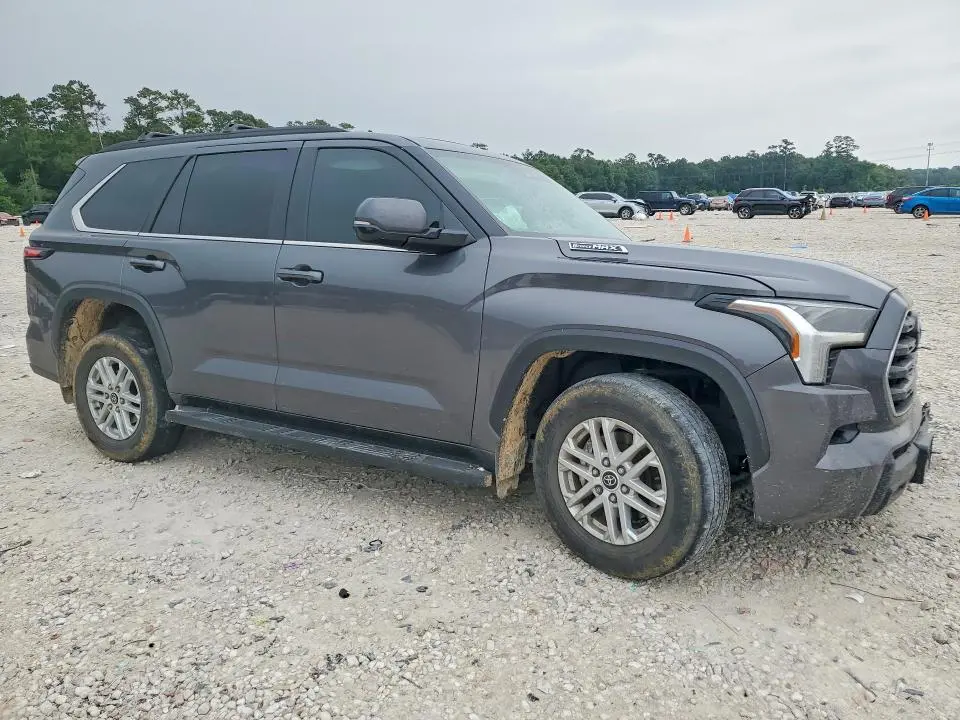 2024 TOYOTA SEQUOIA SR5  