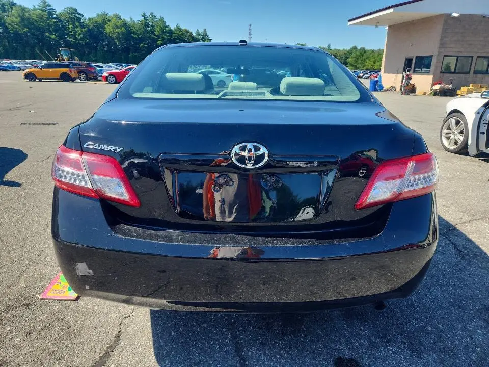 2011 TOYOTA CAMRY BASE  