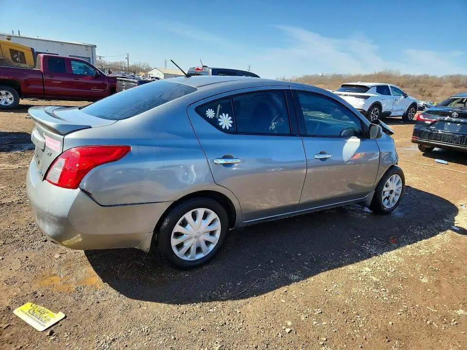 2013 NISSAN VERSA 1.6 S  