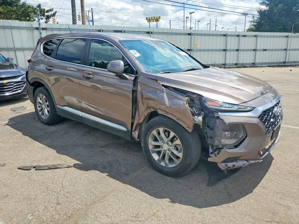 2020 HYUNDAI SANTA FE SE  
