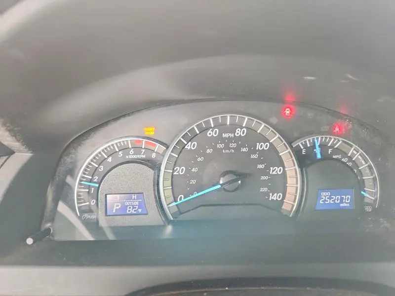 2012 TOYOTA CAMRY SE  