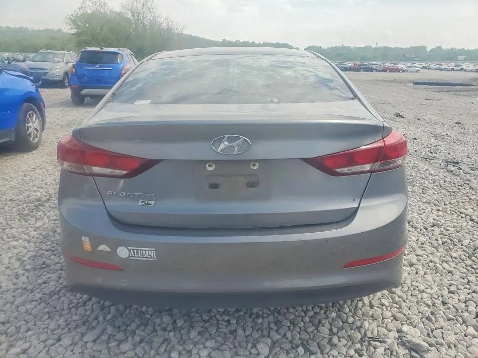 2018 HYUNDAI ELANTRA SE  