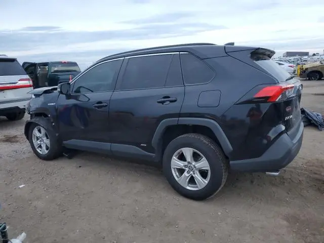 2021 TOYOTA RAV4 XLE  