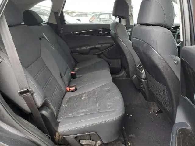 2017 KIA SORENTO LX  